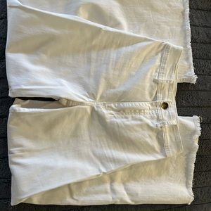 Brand new Billabong jeans, size 25. Run small.